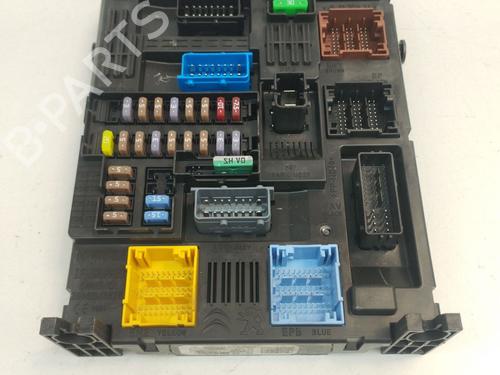 Used Fuse box Fuse box 36865259 36865259