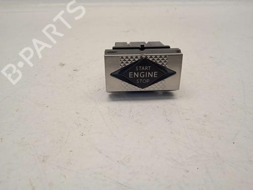 switch-ds-ds-3-ds-3-crossback-ur_-uc_-uj_-15-bluehdi-130-ucyhzr-98281947xu-2018-16933184 main image