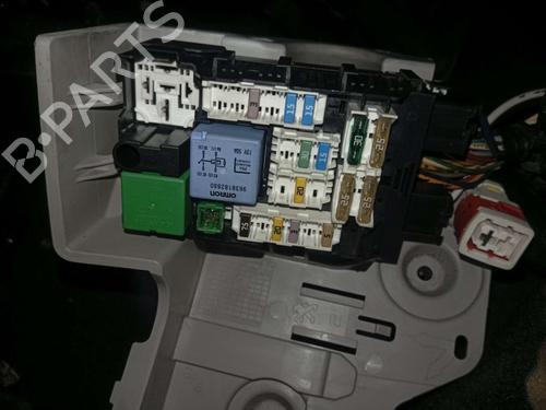 Used Fuse box Fuse box PEUGEOT 508 I (8D_) 2.0 HDi (140 hp) 31618193 31618193