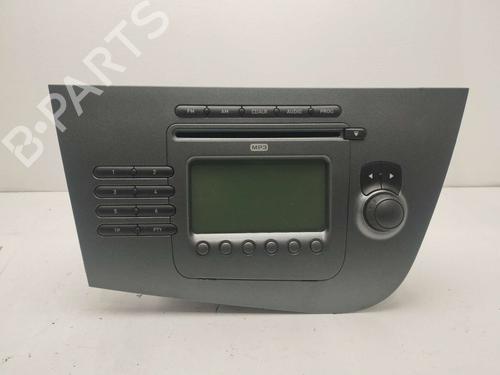 Used Radio SEAT LEON (1P1) 1.9 TDI (105 hp) 18783807