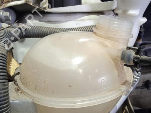 Used Expansion tank CITROËN C3 III (SX) 1.2 VTi 82 (82 hp) 32385009