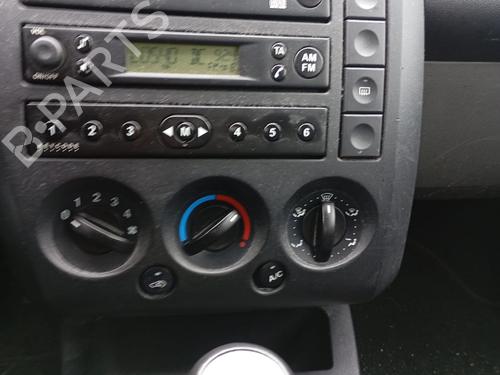 Left headlight FORD FIESTA V (JH_, JD_) 1.4 TDCi | BP25266462C28 