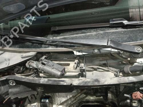 Used Front windshield wiper arm VW PASSAT B6 Variant (3C5) 2.0 TDI 16V (140 hp) 16367810
