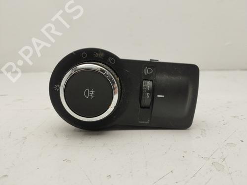 Used Headlight switch CHEVROLET AVEO Hatchback (T300) 1.2 (86 hp) 24368317