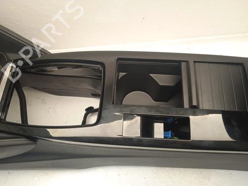 Middle console CITROËN C4 III (BA_, BB_, BC_) 1.2 PureTech 130 (BAHNSA, BAHNSB) | BP32474788I22 