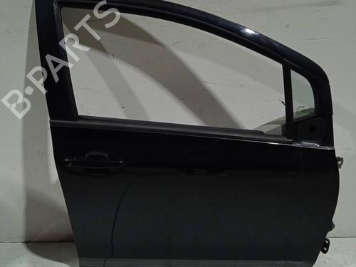 Used Right front door TOYOTA YARIS (_P9_) 1.4 D-4D (NLP90_, NLP90R) (90 hp) 4344875