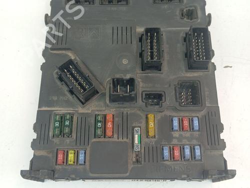 Used Fuse box Fuse box 38414819 38414819