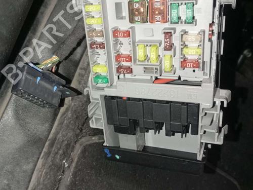 Used Fuse box Fuse box OPEL ASTRA J (P10) 2.0 CDTI (68) (160 hp) 18101175 18101175