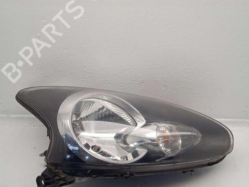 Used Right headlight Right headlight TOYOTA AYGO (_B1_) 1.4 D-4D (WNB10_, WNB10R) (54 hp) 32778795 32778795
