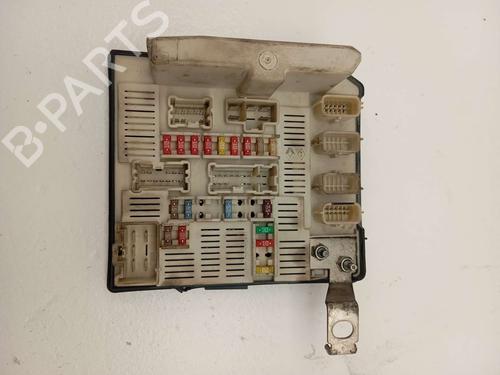 Used Fuse box RENAULT SCÉNIC II (JM0/1_) [2003-2010]  31615807