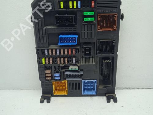 Used Fuse box CITROËN C3 III (SX) 1.2 VTi 82 (82 hp) 32482613