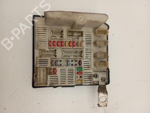 Used Fuse box RENAULT SCÉNIC II (JM0/1_) [2003-2010]  31615807