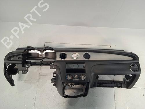 Used Dashboard MITSUBISHI OUTLANDER I (CU_W) 2.0 (CU2W) (136 hp) 4273763