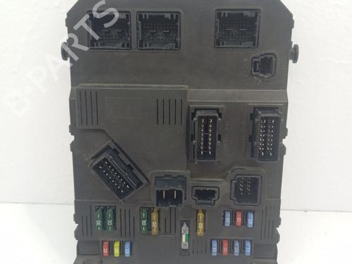 Used Fuse box Fuse box 38488414 38488414