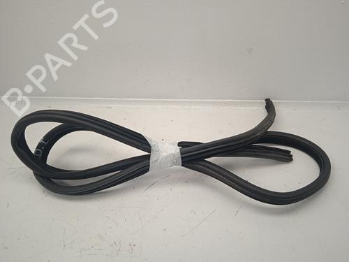 Used Rubber door seal BMW 3 (E90) 320 d (177 hp) 24800323