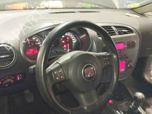 Used Dashboard SEAT LEON (1P1) 1.9 TDI (105 hp) 18735586