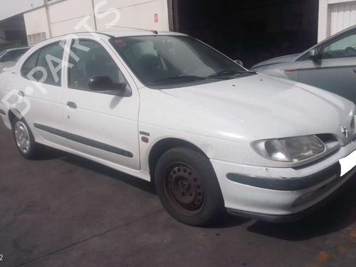 Used Parts RENAULT MEGANE I Classic (LA0/1_) 1.6 e (LA0F, LA0S) 4737971