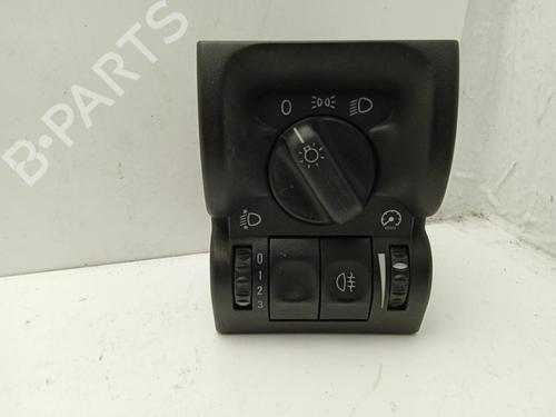 Used Headlight switch OPEL VECTRA B (J96) 1.8 i 16V (F19) (116 hp) 4256975