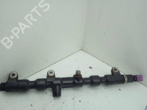 Used Injection rail Injection rail FORD MONDEO III (B5Y) 2.0 TDCi (130 hp) 4317772 4317772