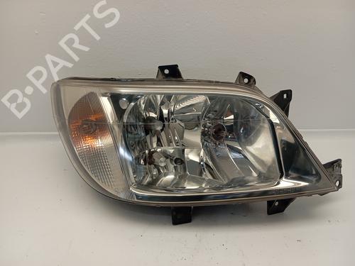 Used Right headlight MERCEDES-BENZ SPRINTER 3-t Van (B903) 313 CDI (903.663, 903.662, 903.661) (129 hp) 31615585