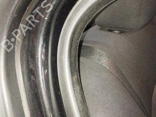 Used Rubber door seal BMW 3 (E90) 318 d (122 hp) 20509031