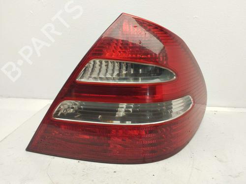 right-taillight-mercedes-benz-e-class-w211-2002-2003-2004-2005-2006-2007-2008-2009-31906933 main image