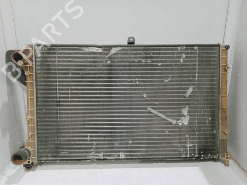 Used Water radiator Water radiator 4306682 4306682