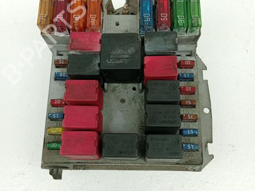 Used Fuse box Fuse box 39098390 39098390