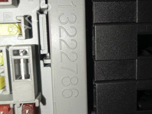 Fuse box OPEL ASTRA J (P10) 2.0 CDTI (68) | BP18101175E1