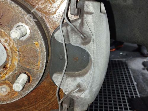 Used Right front brake caliper VOLVO V40 Hatchback (525) D2 (114 hp) 18052726