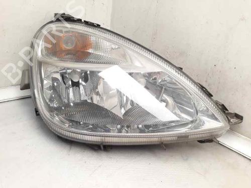 Used Right headlight Right headlight MERCEDES-BENZ A-CLASS (W168) A 170 CDI (168.009, 168.109) (95 hp) 4646120 4646120