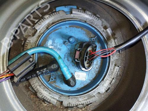 Used Fuel pump VW GOLF VI (5K1) [2008-2014]  17118760