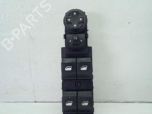 Used Left front window switch OPEL CORSA F (P2JO) [2019-2026]  31618544