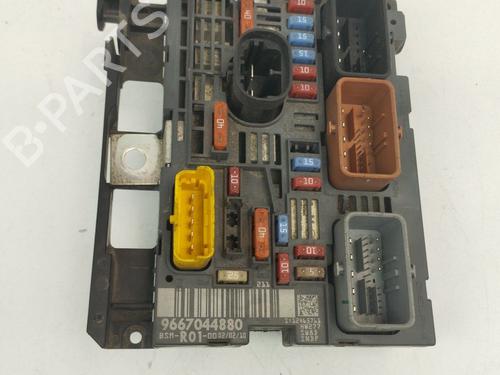 Used Fuse box Fuse box 36566846 36566846