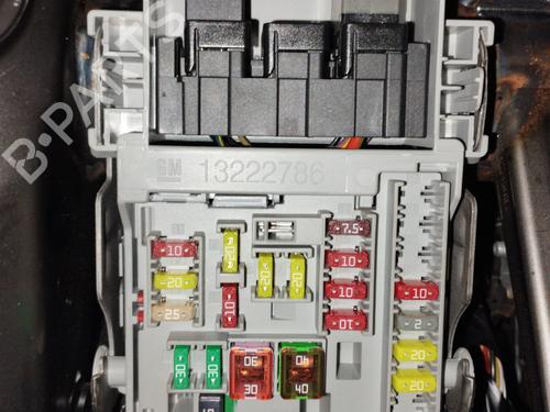 Used Fuse box OPEL INSIGNIA A (G09) 2.0 CDTI (68) (131 hp) 18018053