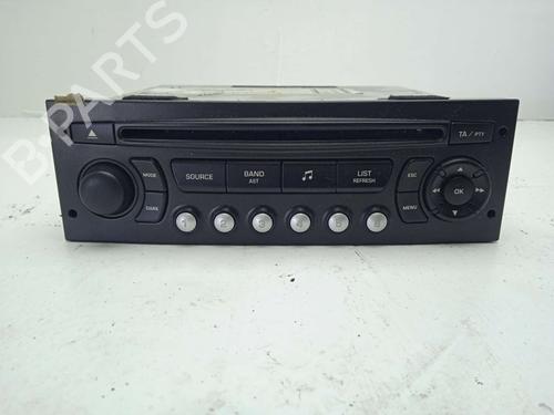 Used Radio Radio PEUGEOT 5008 (0U_, 0E_) 2.0 HDi 150 / BlueHDi 150 (150 hp) 16320807 16320807