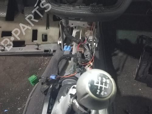 Gear lever OPEL TIGRA TwinTop (X04) 1.4 (R97) | BP24431830M90