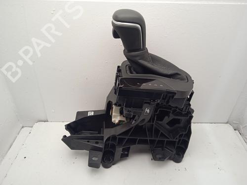 Used Gear lever TOYOTA YARIS (_P21_, _PA1_, _PH1_) 1.5 Hybrid (MXPH10, MXPH11) (116 hp) 33017557