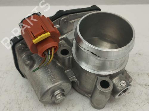 Used Throttle body FORD FOCUS III [2010-2020]  31615137