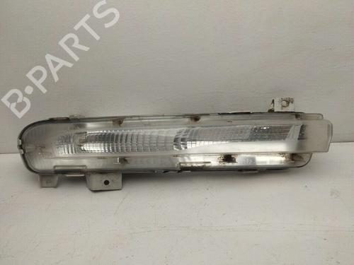 Used Left front fog light VOLVO V40 Hatchback (525) D2 (114 hp) 18053912