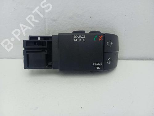 switch-dacia-logan-ii-344422023gb-2012-18112845 main image