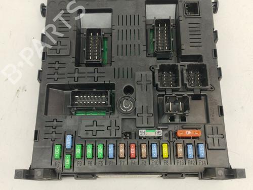 Used Fuse box Fuse box 35813134 35813134