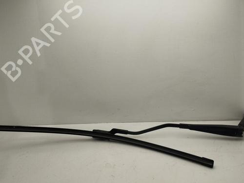 Used Front windshield wiper arm VOLVO V40 Hatchback (525) D2 (114 hp) 18069102