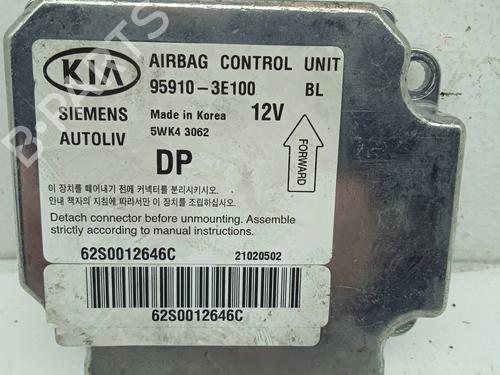 Used ECU airbags ECU airbags KIA SORENTO I (JC) 2.5 CRDi 4WD (140 hp) 4303740 4303740