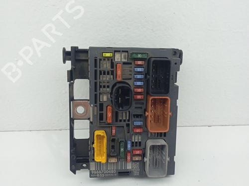 Used Fuse box Fuse box 36664738 36664738