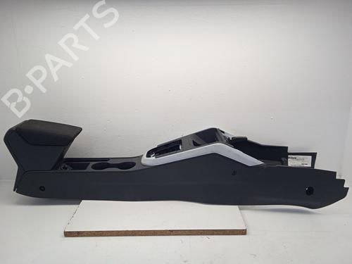 Used Armrest / Center console Armrest / Center console SEAT ARONA (KJ7, KJP) 1.0 TSI (116 hp) 35726143 35726143