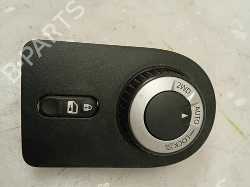 Used Switch NISSAN QASHQAI I (J10, NJ10) 2.0 dCi (150 hp) 11153260