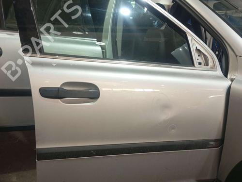 Used Right front door Right front door 31617910 31617910