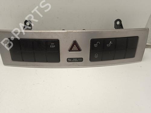 Used Switch Switch MERCEDES-BENZ C-CLASS (W203) C 180 Kompressor (203.046) (143 hp) 4621997 4621997