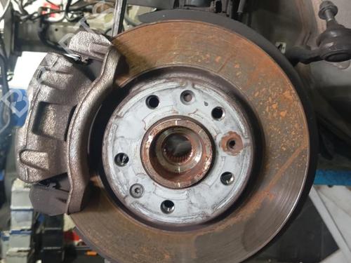 Used Left front steering knuckle PEUGEOT 308 II (LB_, LP_, LW_, LH_, L3_) [2013-2021]  20175337